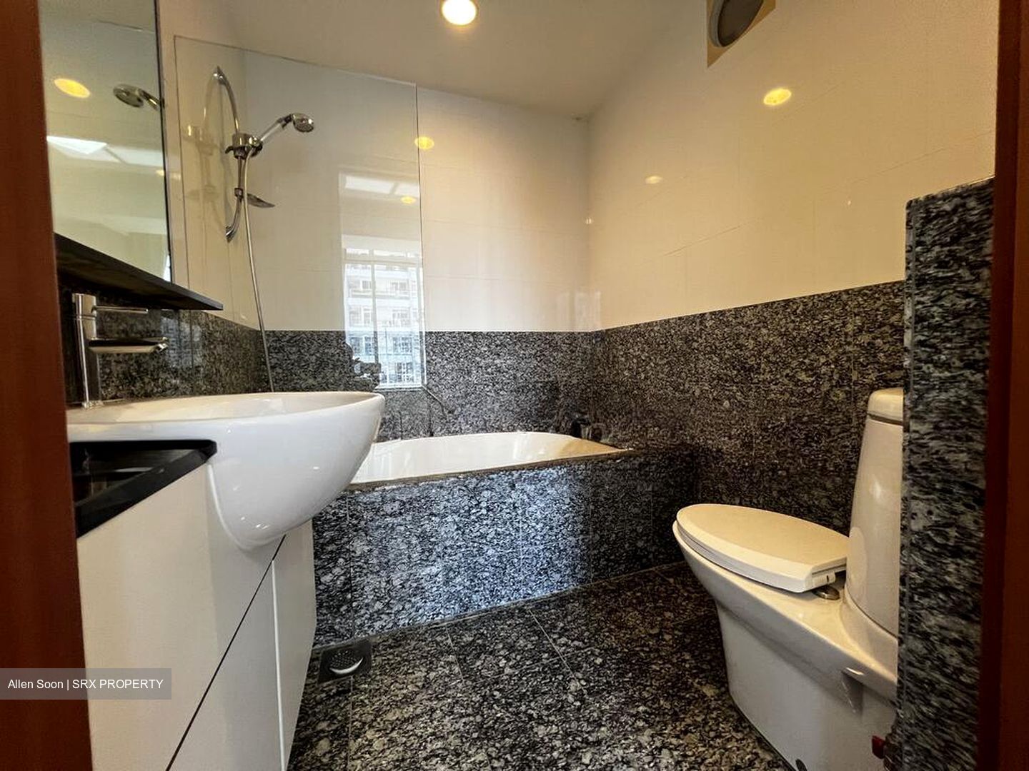 Clydes Residence (D8), Apartment #569232361